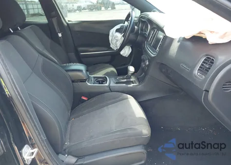 2016 Dodge Charger Sxt z USA, uszkodzony, nr VIN 2C3CDXHGXGH129451